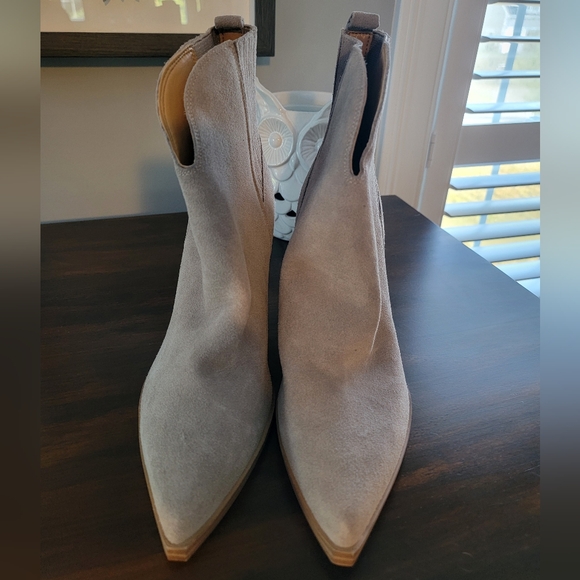 NWT Marc Fisher Ommie Bootie - Picture 2 of 4